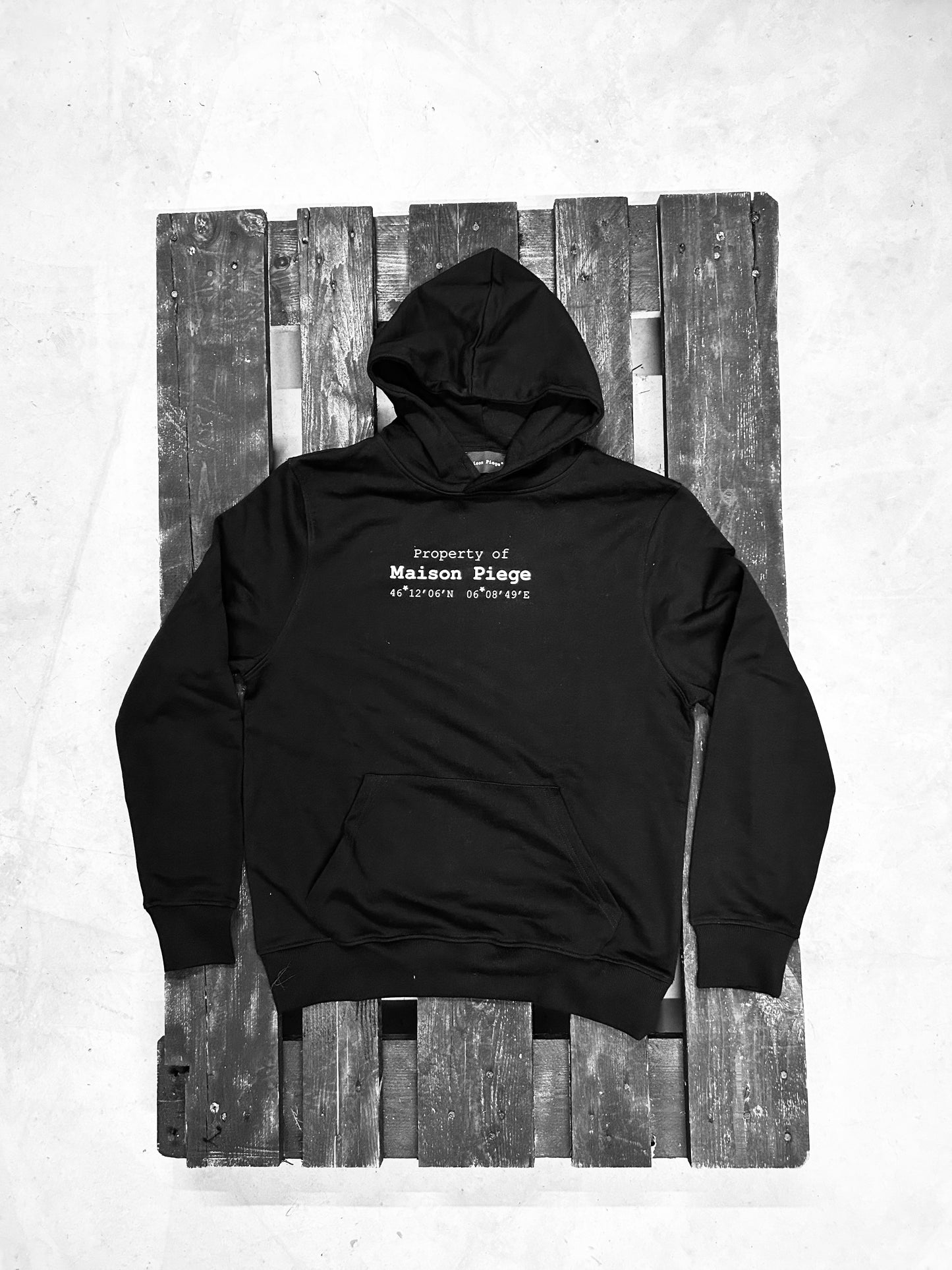 A0000* BLACK HOODIE PROPERTY MP