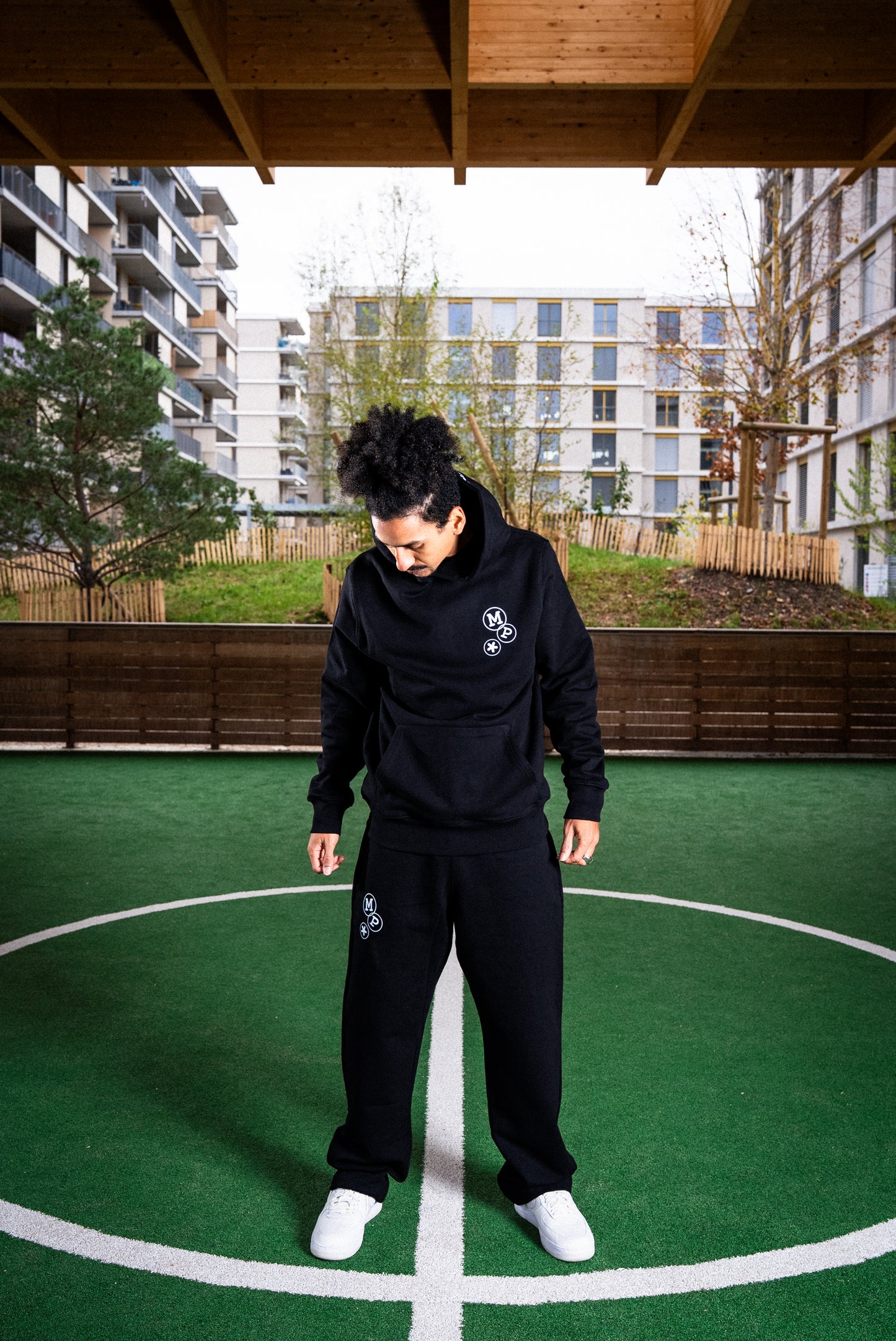 A002* BLACK SWEATPANTS MP