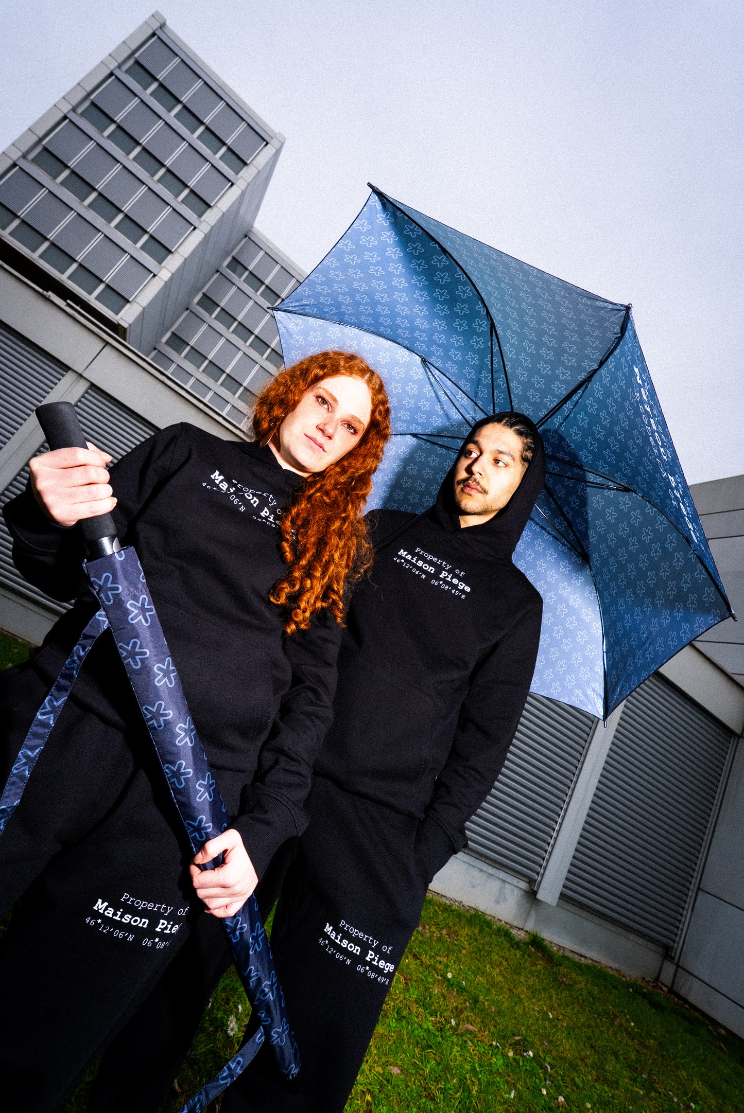 A0000* BLACK HOODIE PROPERTY MP