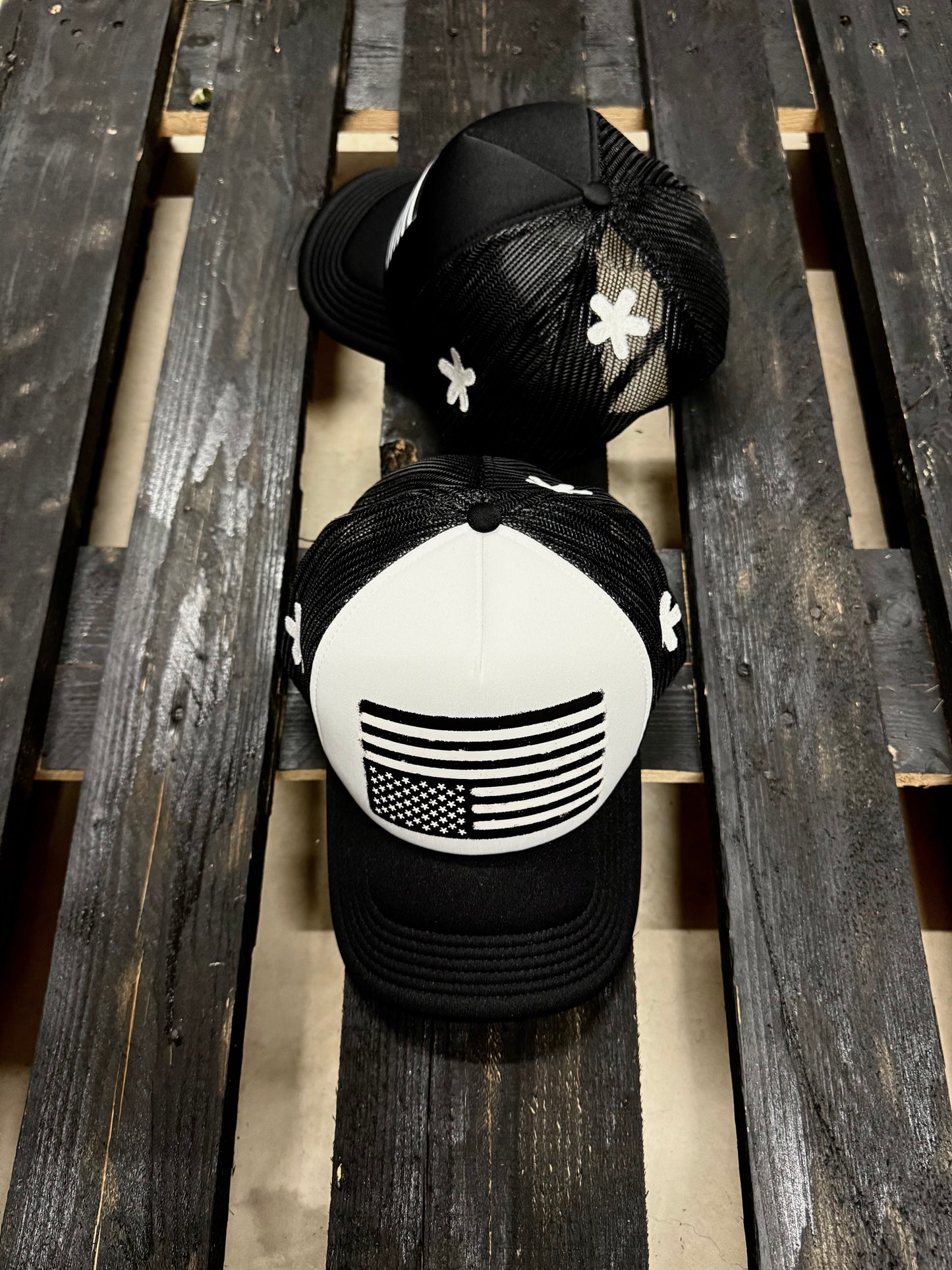 A26* TRUCKER CAP FREE USA